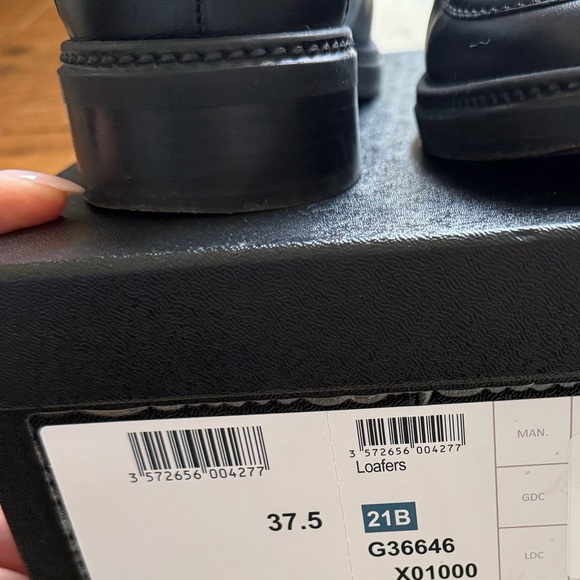 CHANEL Black and Gold Quilted Loafers - Picture 14 of 14